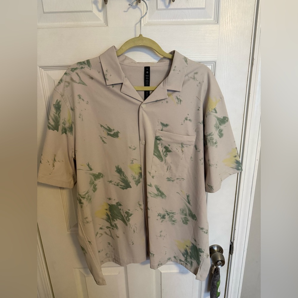 Lululemon Athletica Airing Easy Camp Collar Shirt. XXL. Multicolor. Green/yellow